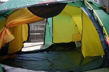 新着テント、試し張り。ヒルバーグ アラック | BLOG HARLEY - キャンプ用品